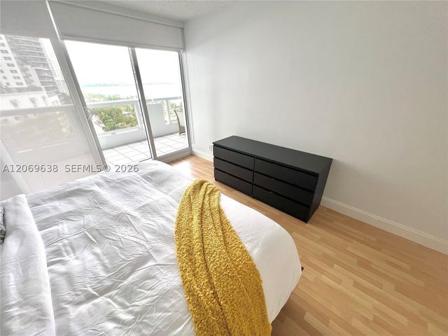 1717 N Bayshore Dr A-1450, Miami, FL 33132