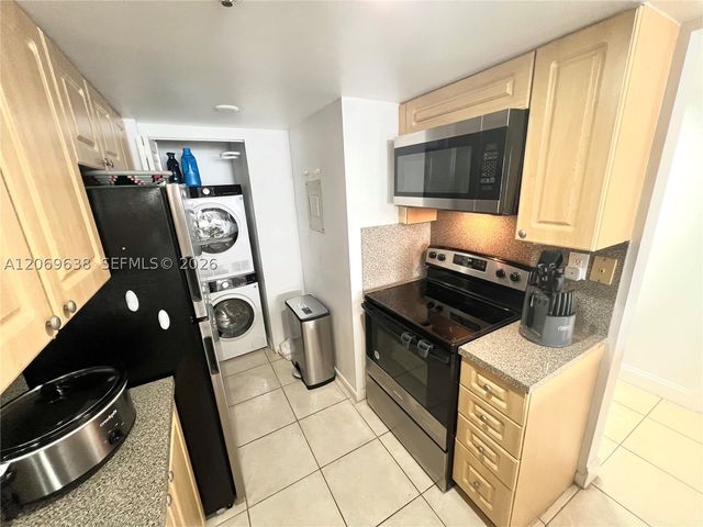 1717 N Bayshore Dr A-1450, Miami, FL 33132