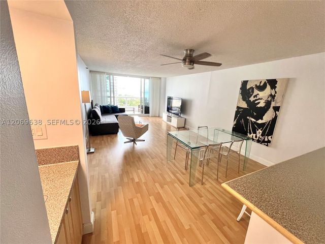 1717 N Bayshore Dr A-1450, Miami, FL 33132