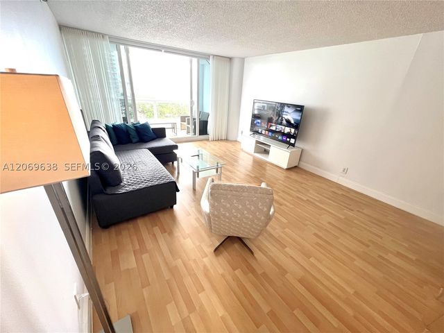 1717 N Bayshore Dr A-1450, Miami, FL 33132