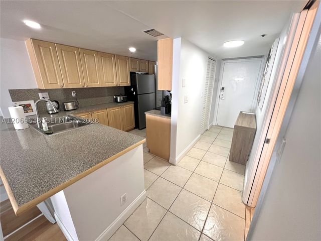 1717 N Bayshore Dr A-1450, Miami, FL 33132
