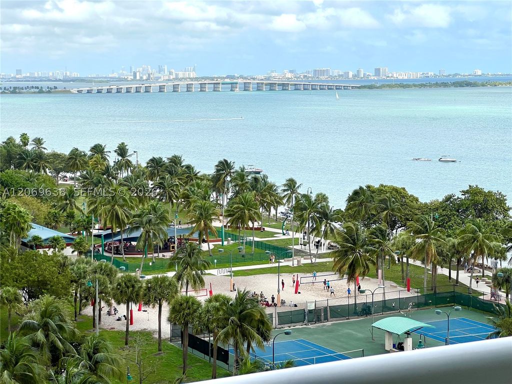 1717 N Bayshore Dr A-1450, Miami, FL 33132