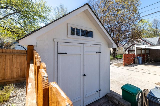 4151 Queen Avenue N, Minneapolis, MN 55412
