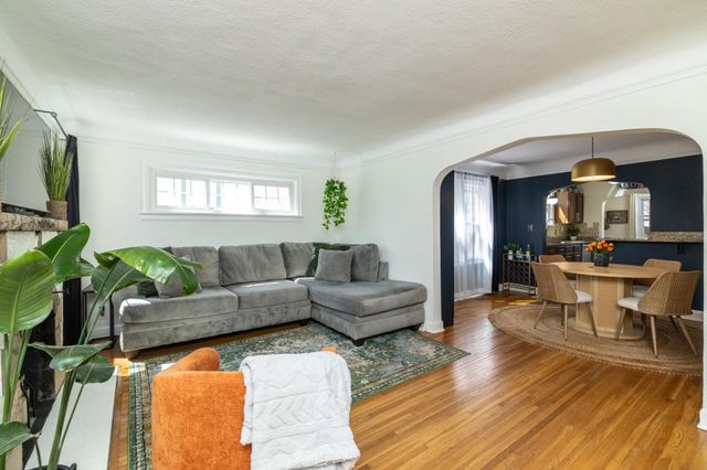 4151 Queen Avenue N, Minneapolis, MN 55412