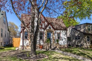 4151 Queen Avenue N, Minneapolis, MN 55412