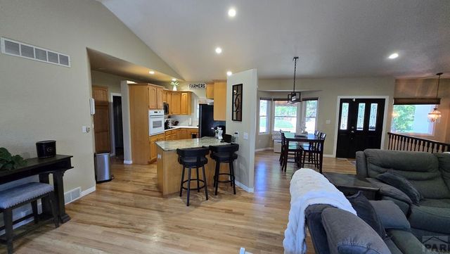 232 Alhambra Dr, Pueblo, CO 81005