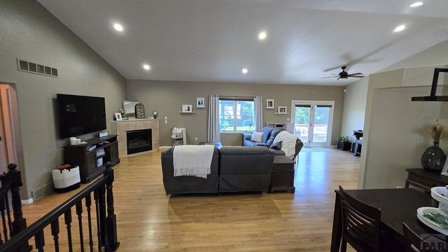 232 Alhambra Dr, Pueblo, CO 81005