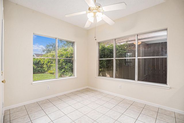 1726 Roaring Springs Lane, Seabrook, TX 77586