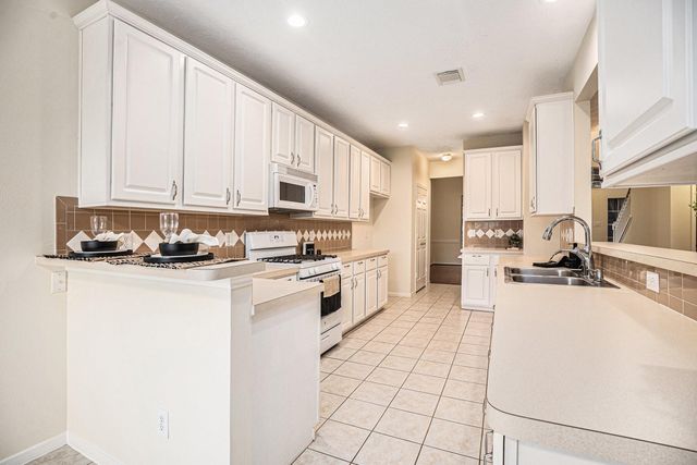 1726 Roaring Springs Lane, Seabrook, TX 77586