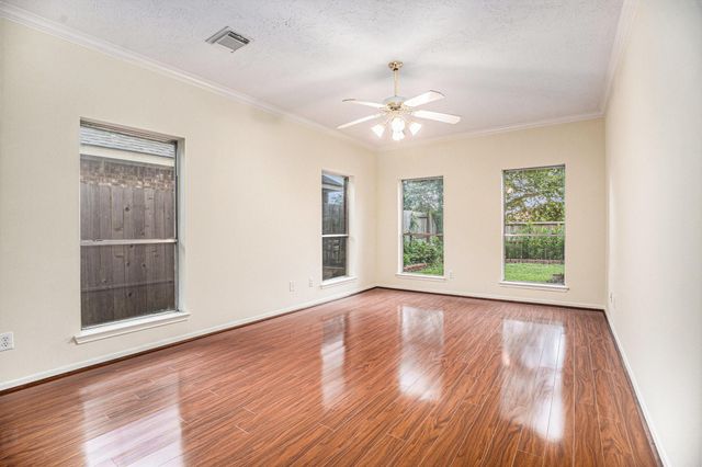 1726 Roaring Springs Lane, Seabrook, TX 77586