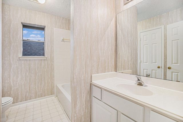 1726 Roaring Springs Lane, Seabrook, TX 77586