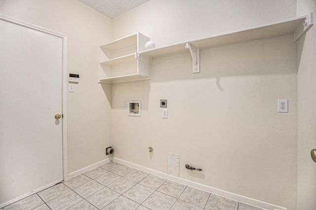 1726 Roaring Springs Lane, Seabrook, TX 77586