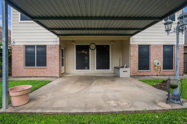 1726 Roaring Springs Lane, Seabrook, TX 77586