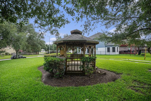 1726 Roaring Springs Lane, Seabrook, TX 77586