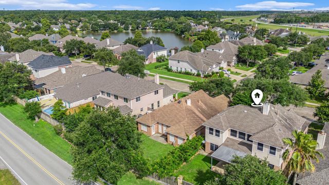 1726 Roaring Springs Lane, Seabrook, TX 77586