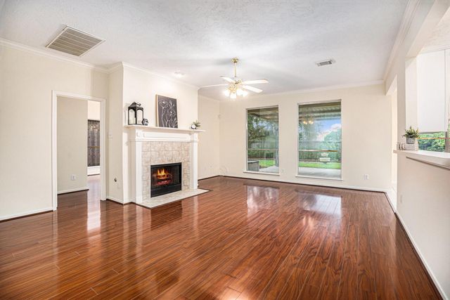 1726 Roaring Springs Lane, Seabrook, TX 77586