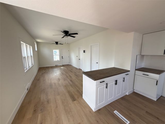 3911 8th Street, Des Moines, IA 50313