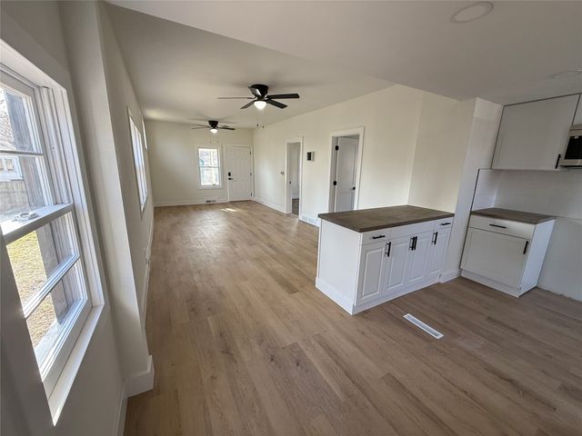 3911 8th Street, Des Moines, IA 50313