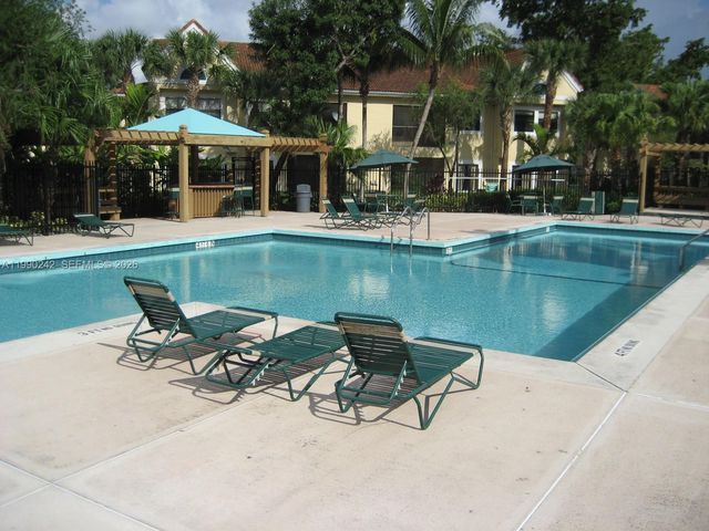 15051 SW 103 LN 4103, Miami, FL 33196