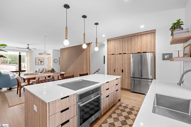 117 E Stone Avenue, Greenville, SC 29609