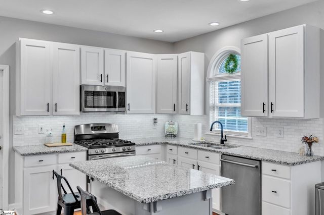 4 Bentley Way, Greer, SC 29650