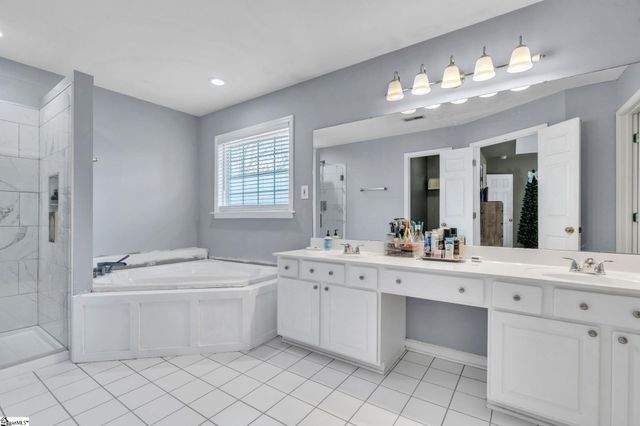 4 Bentley Way, Greer, SC 29650