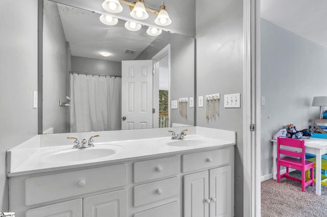 4 Bentley Way, Greer, SC 29650