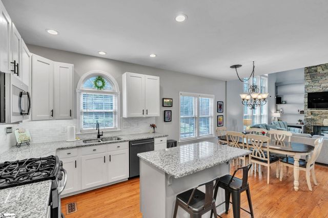 4 Bentley Way, Greer, SC 29650