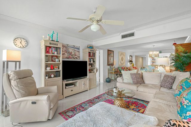 6169 Balboa Circle 202, Boca Raton, FL 33433