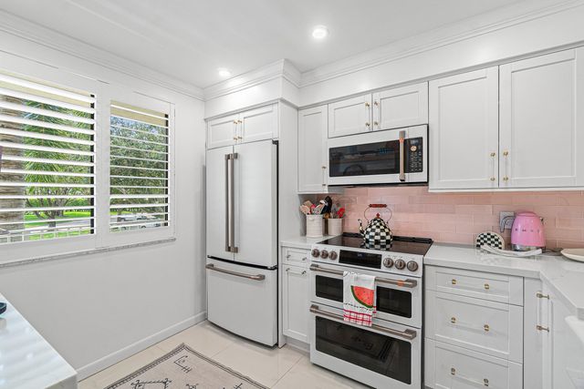 6169 Balboa Circle 202, Boca Raton, FL 33433