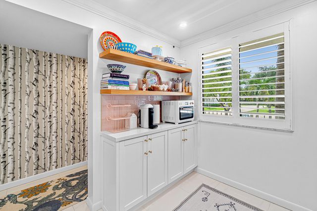6169 Balboa Circle 202, Boca Raton, FL 33433