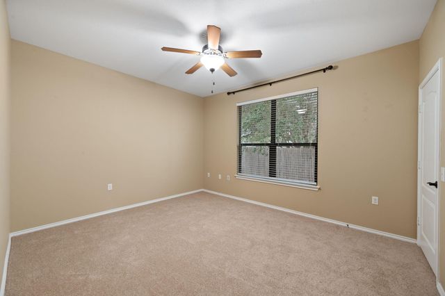 5521 Alomar CV, Del Valle, TX 78617