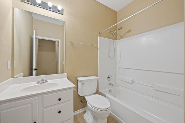 5521 Alomar CV, Del Valle, TX 78617