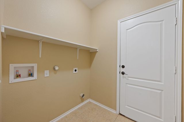 5521 Alomar CV, Del Valle, TX 78617