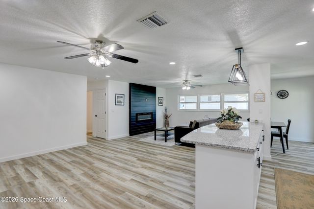 872 Sadnet Circle NE, Palm Bay, FL 32905