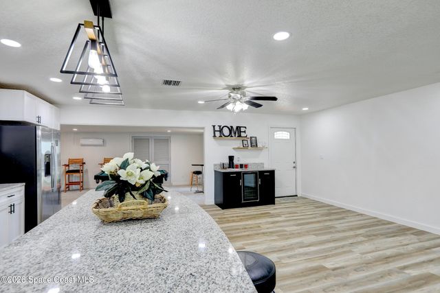 872 Sadnet Circle NE, Palm Bay, FL 32905