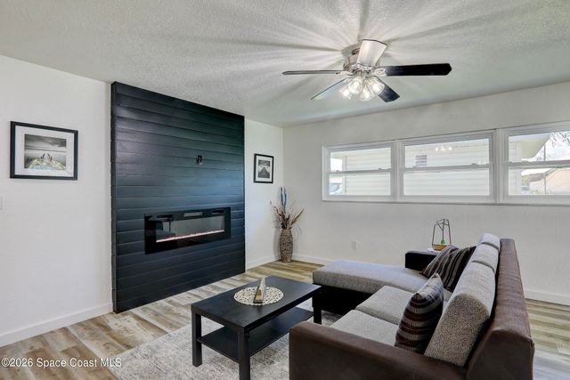 872 Sadnet Circle NE, Palm Bay, FL 32905