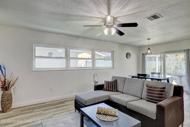 872 Sadnet Circle NE, Palm Bay, FL 32905