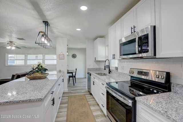 872 Sadnet Circle NE, Palm Bay, FL 32905