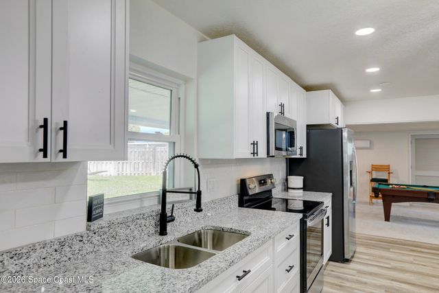 872 Sadnet Circle NE, Palm Bay, FL 32905