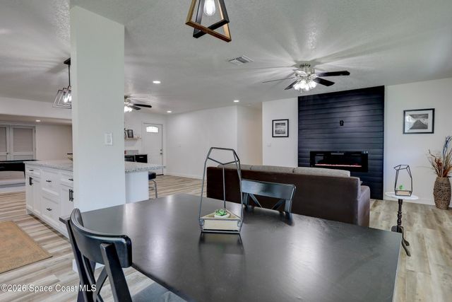 872 Sadnet Circle NE, Palm Bay, FL 32905