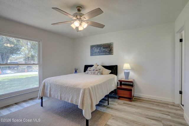 872 Sadnet Circle NE, Palm Bay, FL 32905