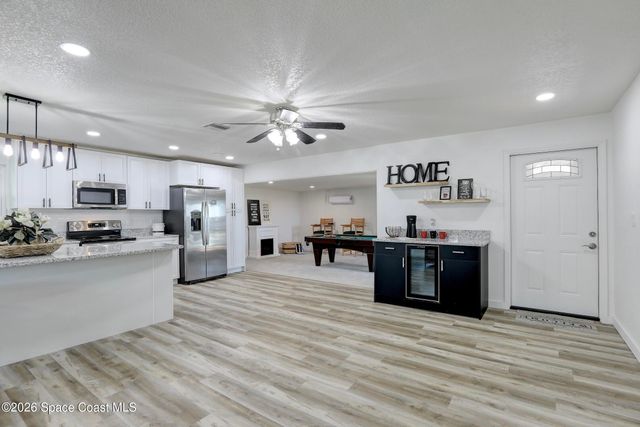 872 Sadnet Circle NE, Palm Bay, FL 32905