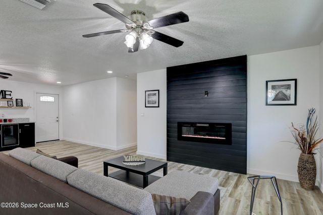 872 Sadnet Circle NE, Palm Bay, FL 32905
