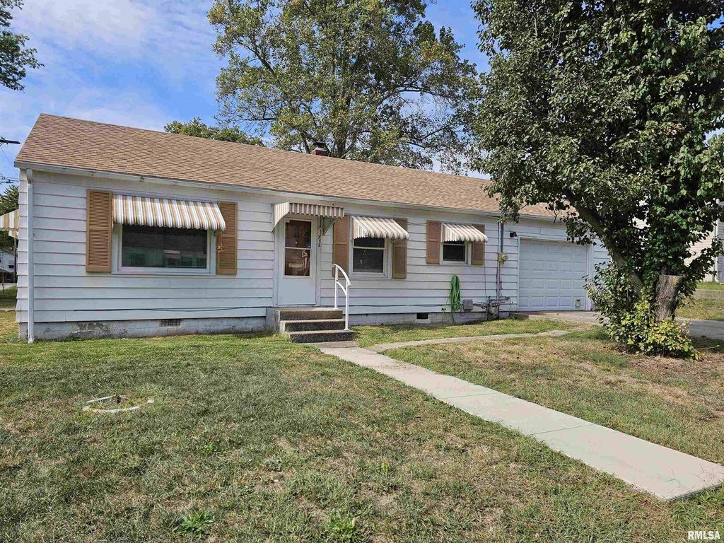 Image 2 of property listing at 713 N 10TH Street, Mt Vernon, IL 62864