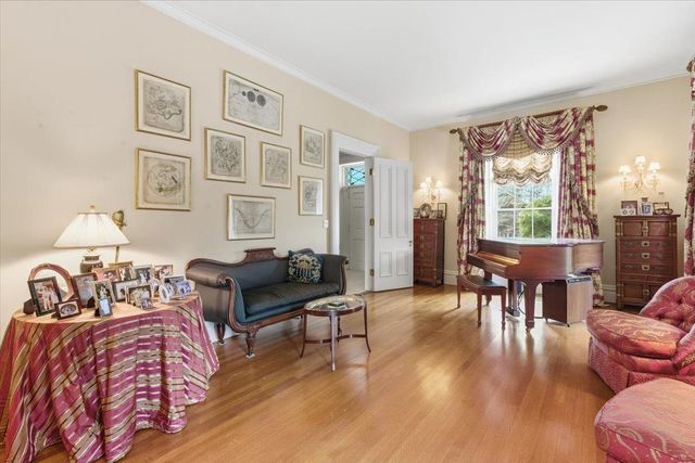 1086 West Road, Bennington, VT 05201