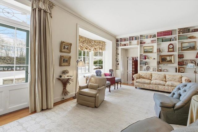 1086 West Road, Bennington, VT 05201