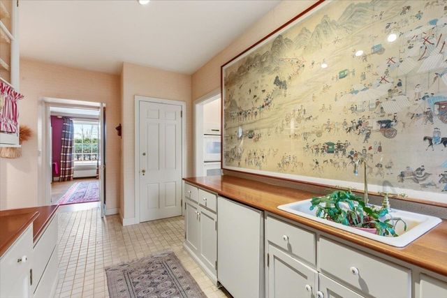 1086 West Road, Bennington, VT 05201