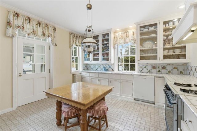 1086 West Road, Bennington, VT 05201