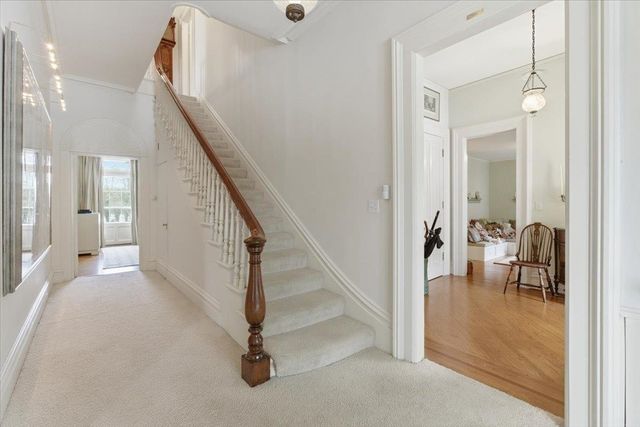 1086 West Road, Bennington, VT 05201